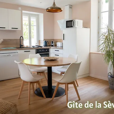 Maison De La Rochejaquelein Saint-Laurent-sur-Sèvre
