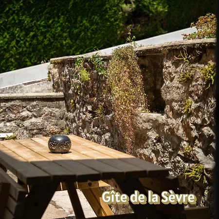 Maison De La Rochejaquelein Casa de Férias Saint-Laurent-sur-Sèvre