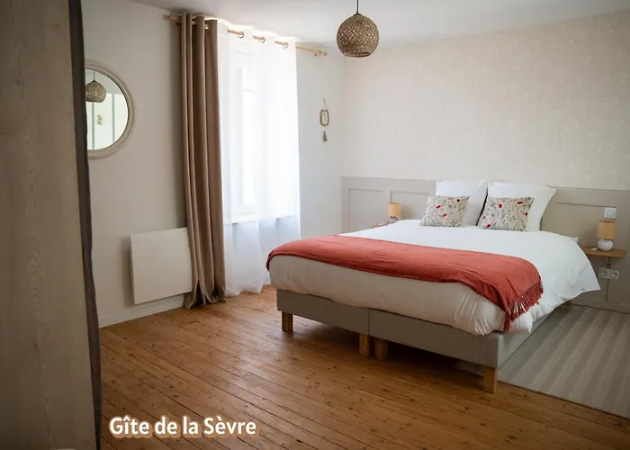 Maison De La Rochejaquelein Saint-Laurent-sur-Sevre